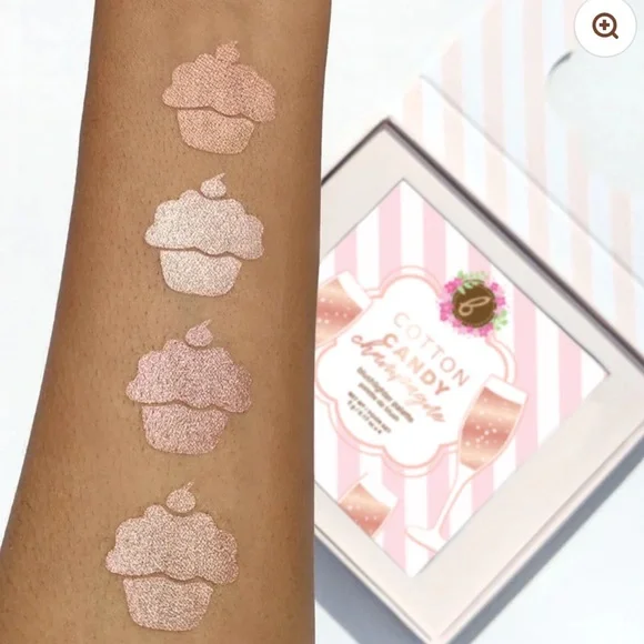 Beauty Bakerie Cotton Candy Champagne Blush
Palette 4 rosé flushed shades - Picture 4 of 9